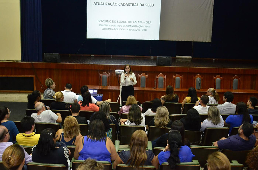 notícia: Cerca de 90% dos servidores da educação estadual são recadastrados