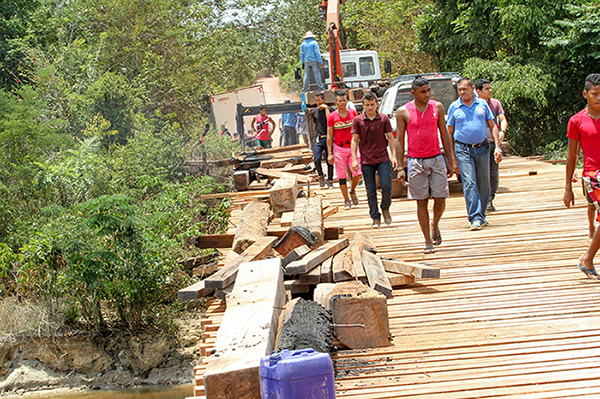 notícia: Tráfego de veículos é liberado na Ponte do Maracá