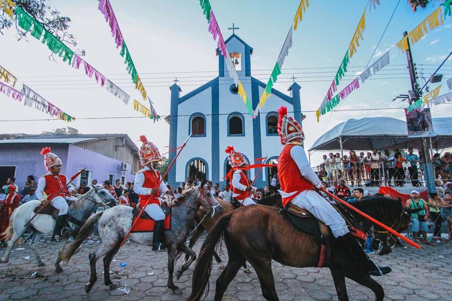 notícia: Encenação teatral da batalha marca o ponto alto da Festa de São Tiago