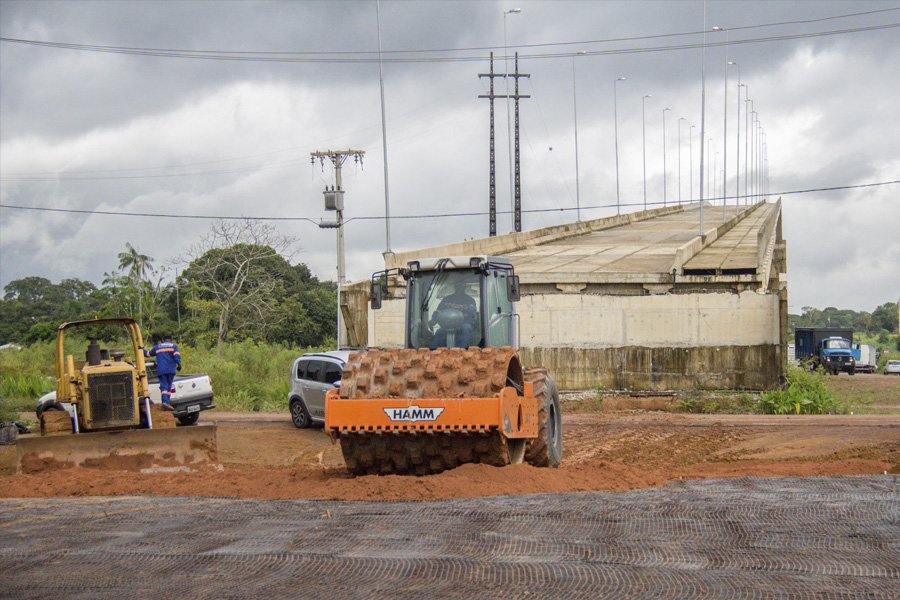 notícia: Setrap avança mais de 50% na terraplanagem do acesso à Ponte do Rio Matapi