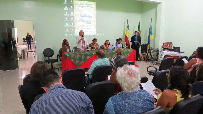 notícia: Gestores quilombolas debatem educação étnico-racial nas salas de aula