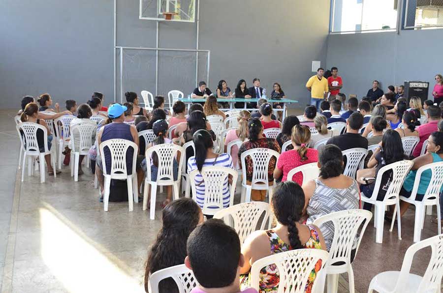 notícia: Seed participa de reunião com a comunidade escolar da Escola Gonçalves Dias