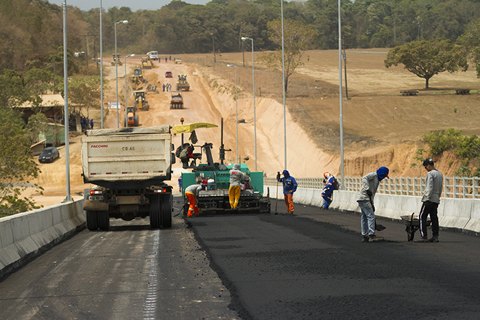 notícia: Obras continuam aceleradas na ponte do Rio Matapi