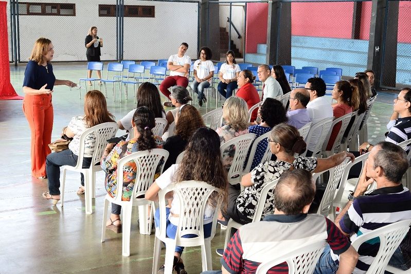 A titular da Seed, Goreth Sousa, recepcionou os educadores e reforçou o novo tempo que vive a educação