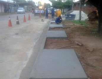 notícia: Setrap inicia construção de calçadas em vias do bairro Novo Horizonte