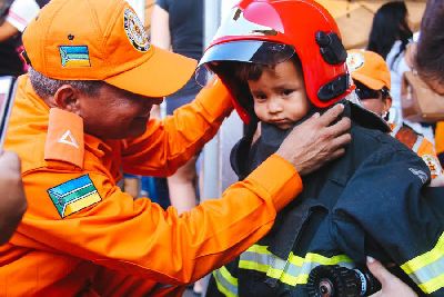 notícia: Corpo de Bombeiros realiza ação voltada ao público infantil