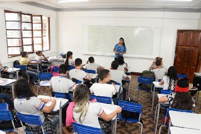 notícia: Governo lança edital para seleção interna de educadores para Escolas do Novo Saber