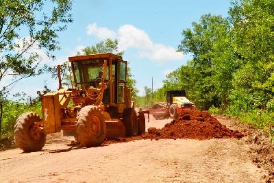 notícia: Governo intensifica serviços em ramais de rodovias estaduais