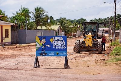 notícia: Governo inicia pavimentação de mais duas ruas do Jardim Marco Zero, em Macapá