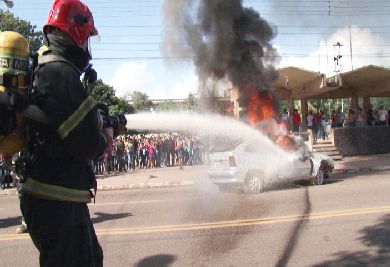 notícia: Competição de resgate veicular simulado abrirá a 42ª Semana do Bombeiro