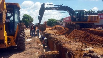 notícia: Em Santana, uma nova frente de trabalho do governo inicia na Rua Euclides Rodrigues