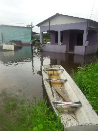 notícia: Técnicos e militares reforçam auxílio em Laranjal e Vitória do Jari