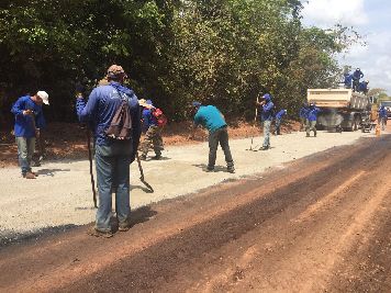 notícia: Ramal do Goiabal recebe serviços de pavimentação do Governo do Amapá