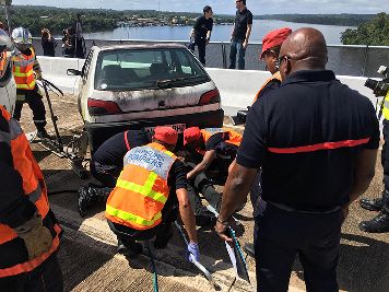 notícia: Bombeiros do Amapá e Guiana Francesa fazem treinamento simulado na Ponte Binacional 