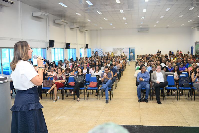 Secretária Goreth Sousa destacou que o pacto pela formação dos professores resultará na melhoria do aprendizado dos estudantes