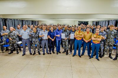 notícia: Governo envia ao Legislativo projetos de compensação financeira a militares