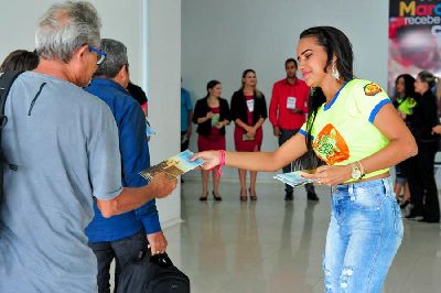 notícia: Receptivo de Carnaval movimenta aeroporto durante chegada de passageiros