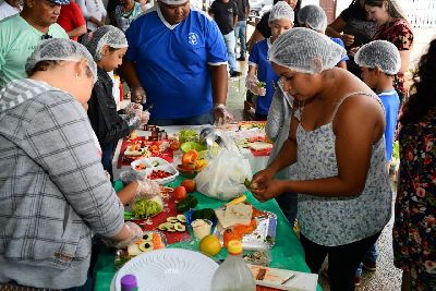 notícia: Estudantes e professores mostram resultados de projetos ambientais trabalhados em escolas