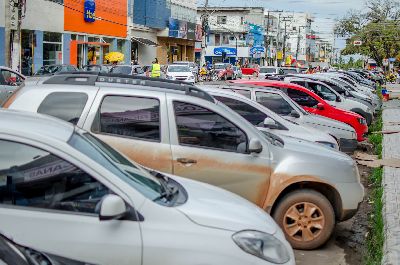 notícia: Estado começa a parcelar IPVA atrasado