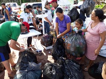 notícia: Ação do Projeto Lixo que Vale retira 900 kg de resíduos recicláveis na APA da Fazendinha