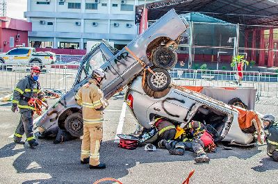 notícia: Militares do Corpo de Bombeiros aperfeiçoam técnicas de salvamento veicular