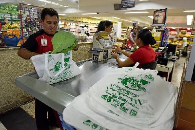 notícia: No Dia Mundial do Meio Ambiente, amapaenses são desafiados a não usar sacolas plásticas