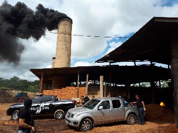 notícia: Polícia Civil incinera mais de 300 quilos de drogas apreendidos em operações