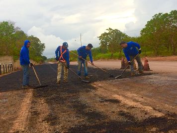 notícia: Linha Verde começa a receber camada asfáltica