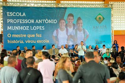 notícia: Governo inaugura segunda escola no Conjunto Macapaba