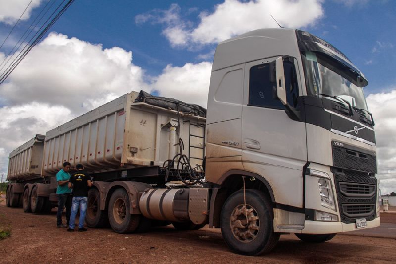 Objetivo da fiscalização é checar se os veículos estão transportando carga acima do limite permitido