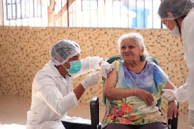 notícia: Amapá atinge meta de cobertura vacinal contra o Influenza