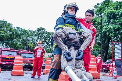 notícia: Circuito operacional fecha programação do II Encontro de Bombeiras Militares