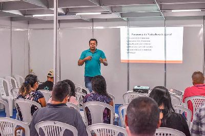 notícia: No primeiro dia de feira em Amapá, pesquisador dá dicas para iniciar na piscicultura