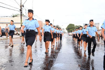 notícia: Formatura de escola militar de Santana mostra famílias envolvidas com gestão compartilhada