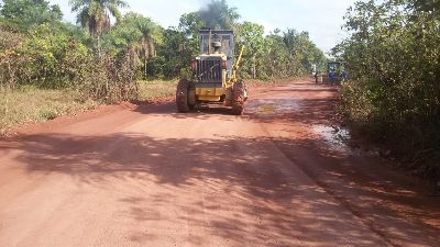 notícia: Governo realiza manutenção de ramal de acesso ao Porto do Céu, no distrito do Coração