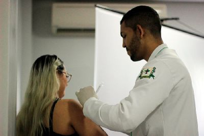 notícia: Governo terá posto de vacinação no Dia D contra o Influenza