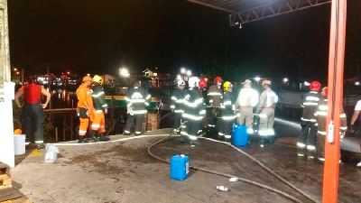 notícia: Corpo de Bombeiros controla incêndio no Igarapé da Fortaleza 