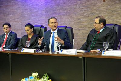 notícia: Estado reitera compromisso com a transparência pública durante posse de dirigentes do TCE