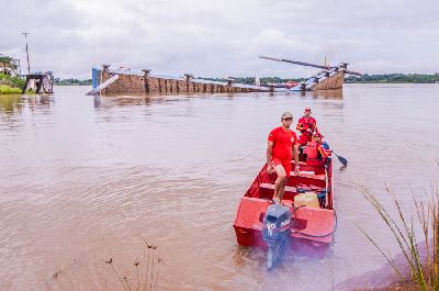 notícia: Operação para concluir ancoragem de píer abandonado mobiliza mais de 30 agentes