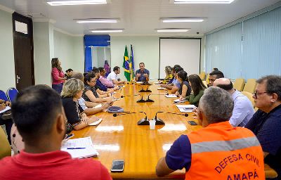 notícia: Órgãos de governo estudam ampliação do Programa Amapá Jovem