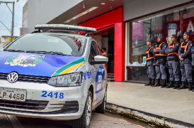 notícia: Economia reaquecida: Polícia Militar reforça segurança no centro comercial de Macapá