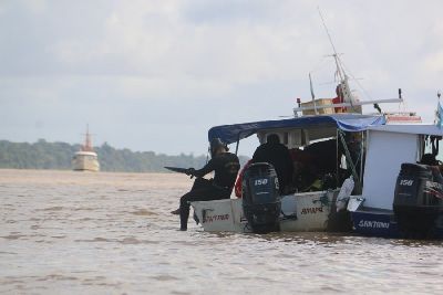 notícia: Mergulhadores de três estados têm rotina de atuação longa na busca por desaparecidos