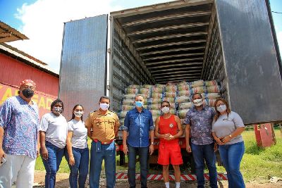 notícia: Amapá entrega 1,4 mil cestas básicas para reforço alimentar de comunidades quilombolas