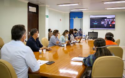 notícia: Estado e municípios discutem reforço no tratamento de covid-19 e medidas restritivas na retomada do comércio