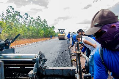 notícia: Governo já pavimentou cerca de 4 km da AP-070 em etapa do Plano Rodoviário Estadual