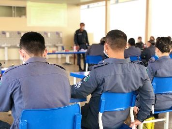 notícia: Escolas de gestão compartilhada com a Policia Militar realizam formação para orientar equipes pedagógicas 