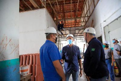 notícia: Governador e equipe técnica inspecionam obra de modernização do Centro Arco Íris, que segue para a etapa final