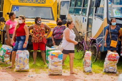 notícia: Governo do Amapá inicia distribuição de mais de 5,6 mil cestas de alimentos no Vale do Jari 