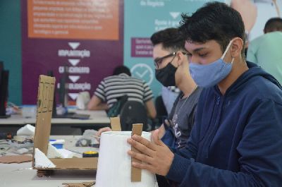 notícia: Curso de férias para estudantes do Amapá vai utilizar materiais recicláveis para produção de robôs