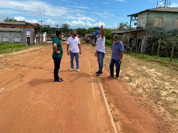 notícia: Governo prepara redes de água de Cutias para receberem pavimentação